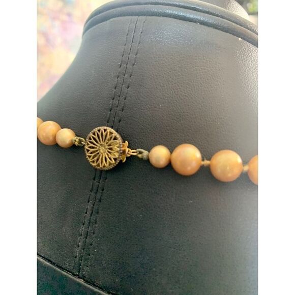 Vintage Champagne Cultured Pearl strand, in Gold tone, ornate clasp, Stamped - Picture 2 of 2
